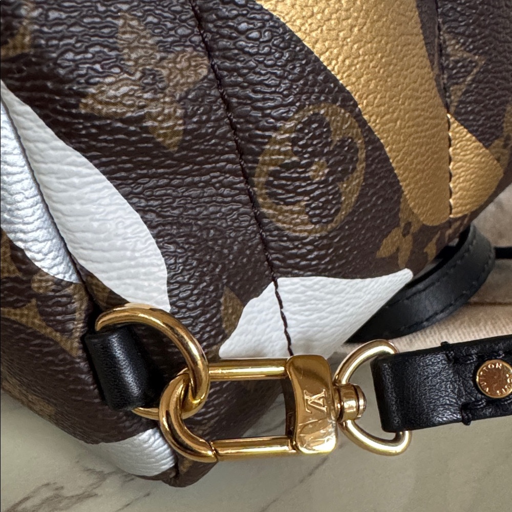 Louis Vuitton Ltd. Ed. League of Legends Palm Springs - Picture 15 of 16